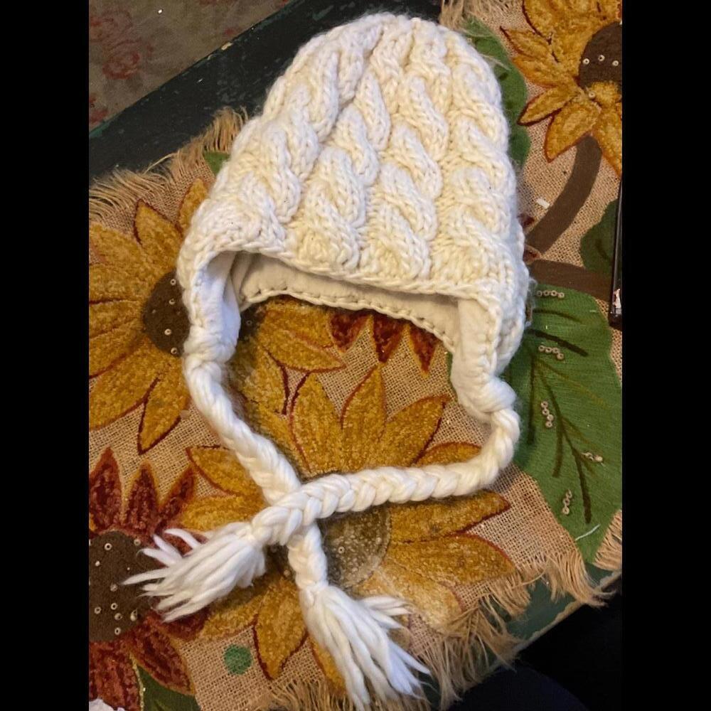 Eastern Mountain Sport Wool Blend Cozy Cream Cable Knit Winter Hat with Braids